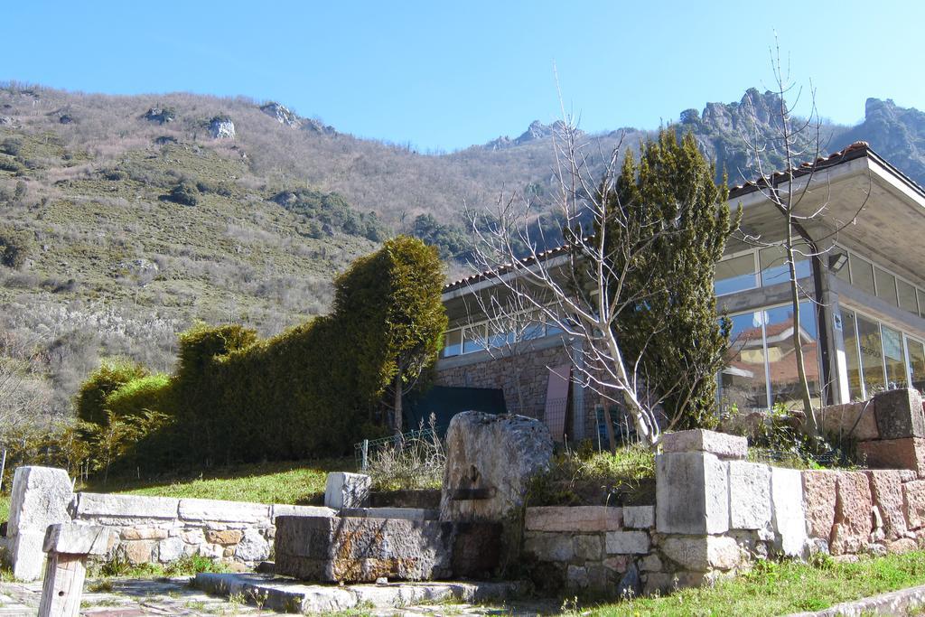 Hotel Castillo Del Alba Pola de Somiedo Luaran gambar